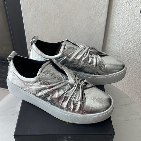 Rebecca Minkoff Silver Metallic Flats Sneakers Size 7 - Picture 2 of 4